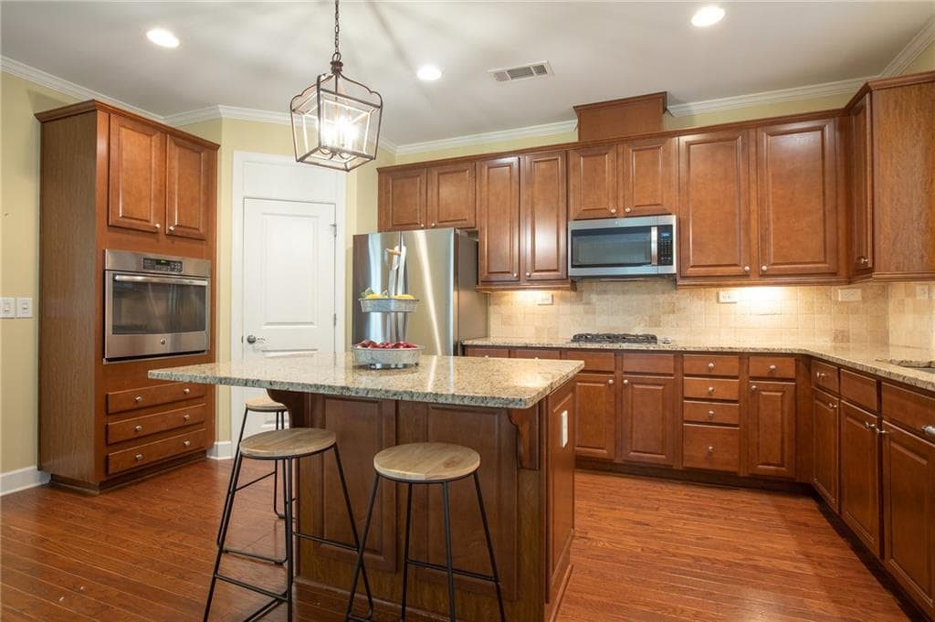 2 bedroom, 2 bathroom, 2,318 sq ft single family residence for sale at 3606 Cedarwood Lane, Gainesville, GA 30504 — photo 8