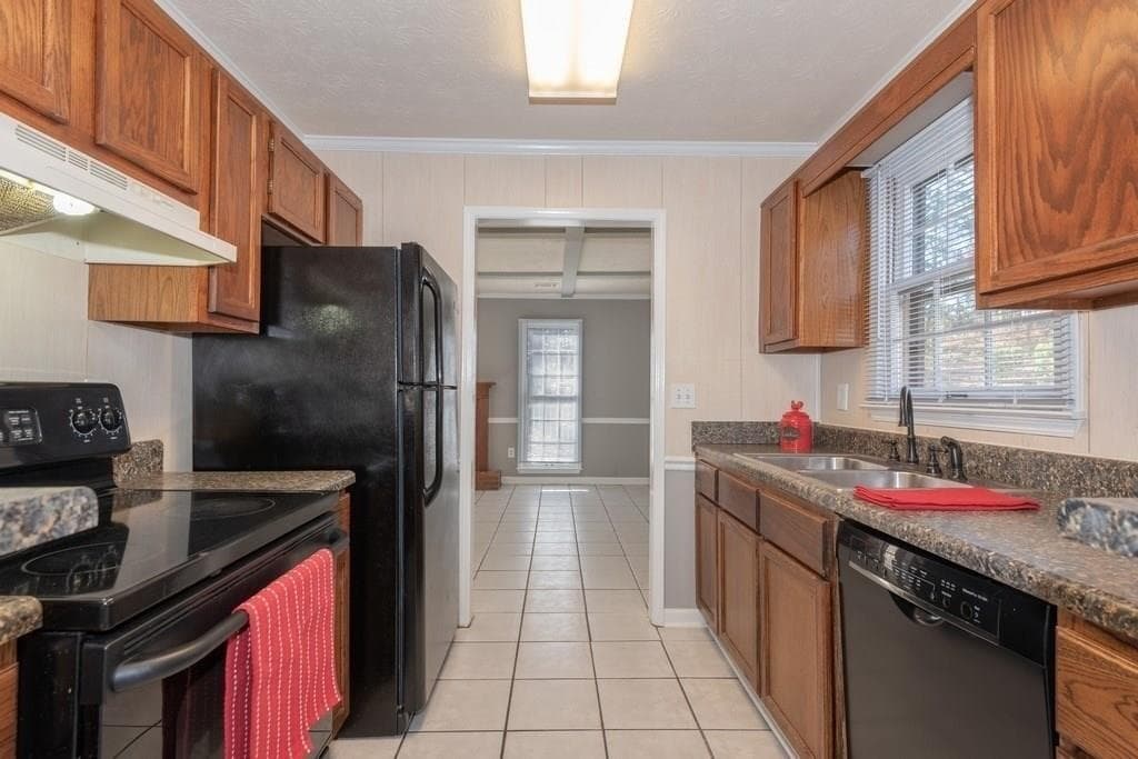 2 bedroom, 3 bathroom, 1,256 sq ft townhouse for rent at 2769 New South Drive, Marietta, GA 30066 for $1,825 a month — photo 2