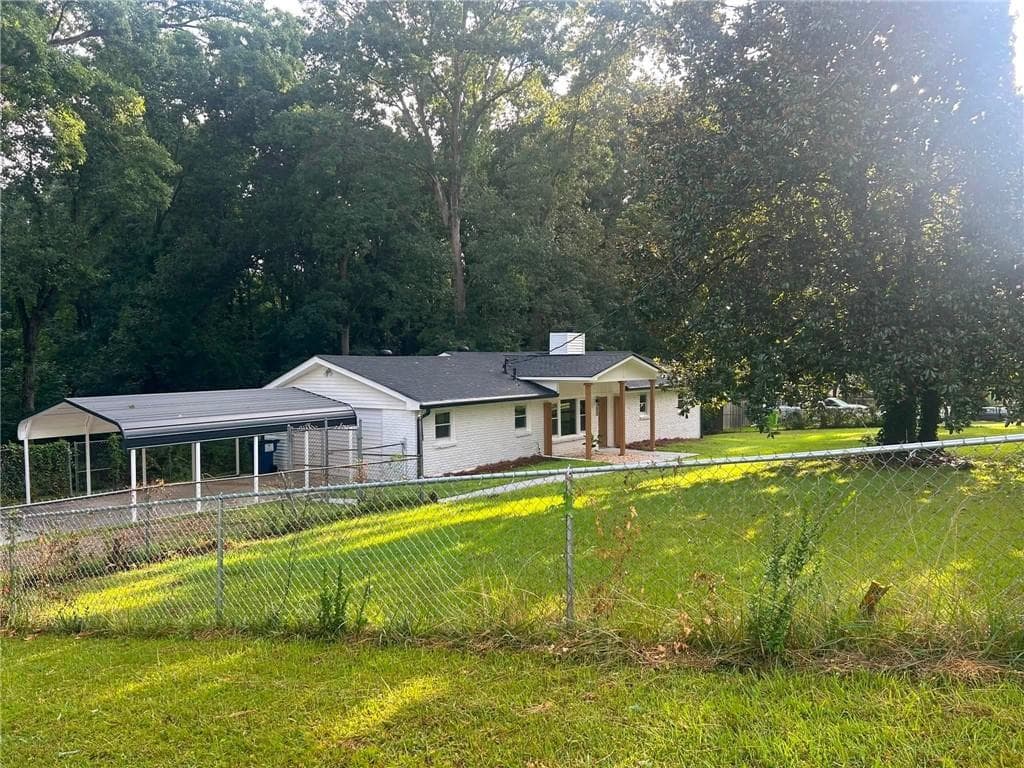 5 bedroom, 2 bathroom, 2,050 sq ft single family residence under contract at 1018 Oakton Drive, Marietta, GA 30060 — photo 3