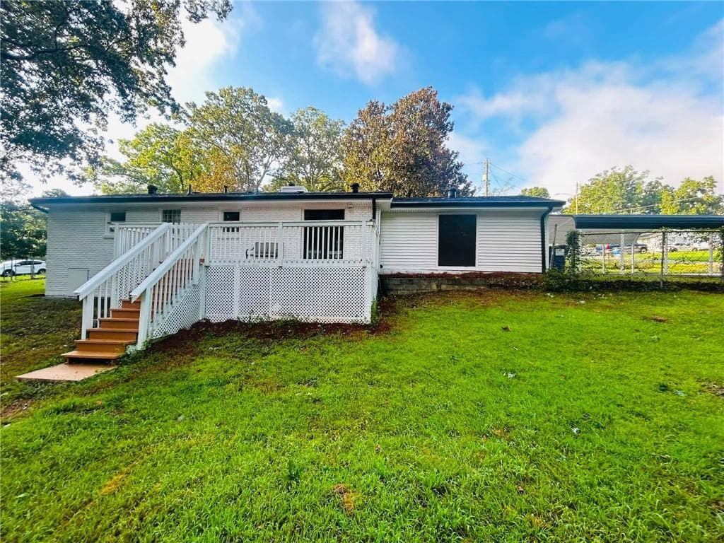 5 bedroom, 2 bathroom, 2,050 sq ft single family residence under contract at 1018 Oakton Drive, Marietta, GA 30060 — photo 6