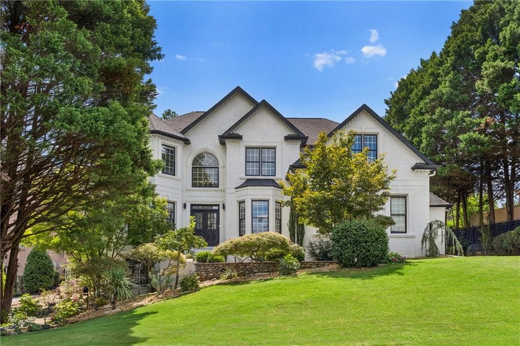 6 bedroom, 6 bathroom, 5,062 sq ft single family residence for sale at 575 Saint Regis Lane, Johns Creek, GA 30022 — photo 2
