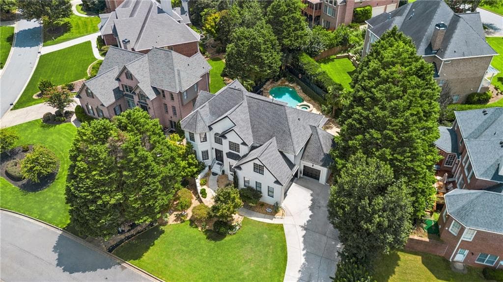 6 bedroom, 6 bathroom, 5,062 sq ft single family residence for sale at 575 Saint Regis Lane, Johns Creek, GA 30022 — photo 3