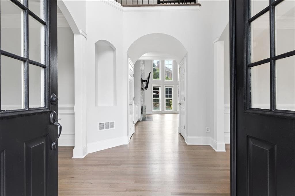 6 bedroom, 6 bathroom, 5,062 sq ft single family residence for sale at 575 Saint Regis Lane, Johns Creek, GA 30022 — photo 5