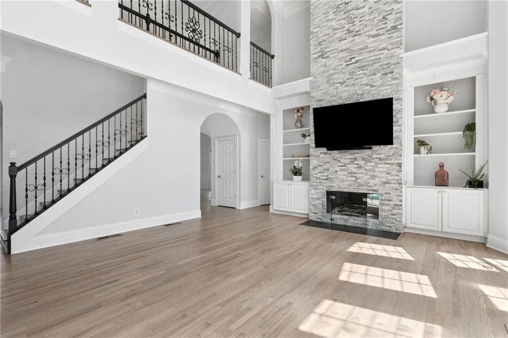 6 bedroom, 6 bathroom, 5,062 sq ft single family residence for sale at 575 Saint Regis Lane, Johns Creek, GA 30022 — photo 8