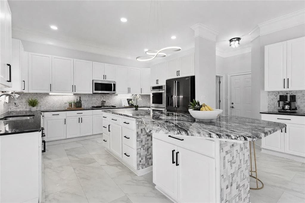 6 bedroom, 6 bathroom, 5,062 sq ft single family residence for sale at 575 Saint Regis Lane, Johns Creek, GA 30022 — photo 10