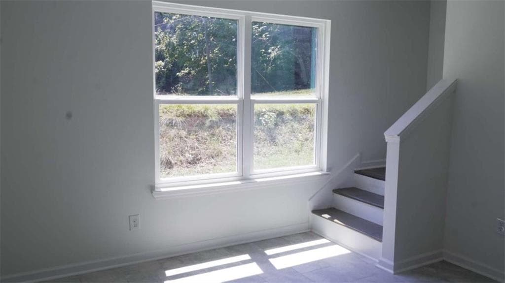 5 bedroom, 3 bathroom, 2,188 sq ft single family residence for sale at 378 Rue Cezzan, Lavonia, GA 30553 — photo 3