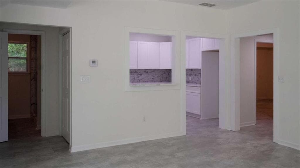 5 bedroom, 3 bathroom, 2,188 sq ft single family residence for sale at 378 Rue Cezzan, Lavonia, GA 30553 — photo 7