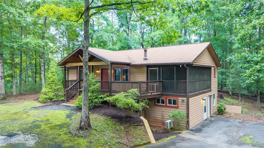 3 bedroom, 2 bathroom, 1,836 sq ft single family residence for sale at 314 Catawba Circle, Ellijay, GA 30540