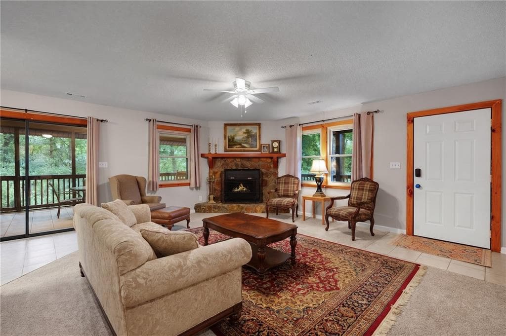 3 bedroom, 2 bathroom, 1,836 sq ft single family residence for sale at 314 Catawba Circle, Ellijay, GA 30540 — photo 2