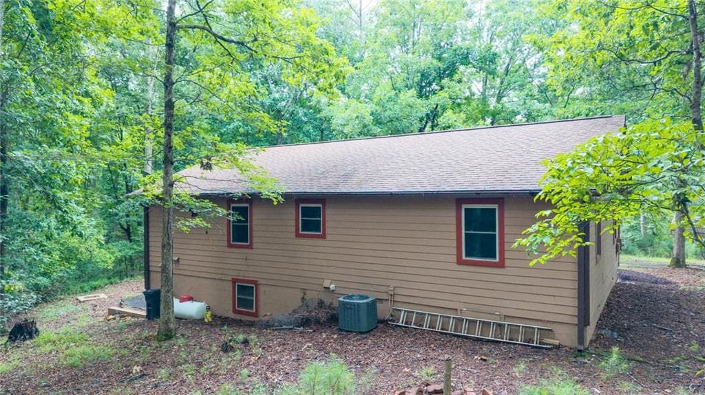 3 bedroom, 2 bathroom, 1,836 sq ft single family residence for sale at 314 Catawba Circle, Ellijay, GA 30540 — photo 9