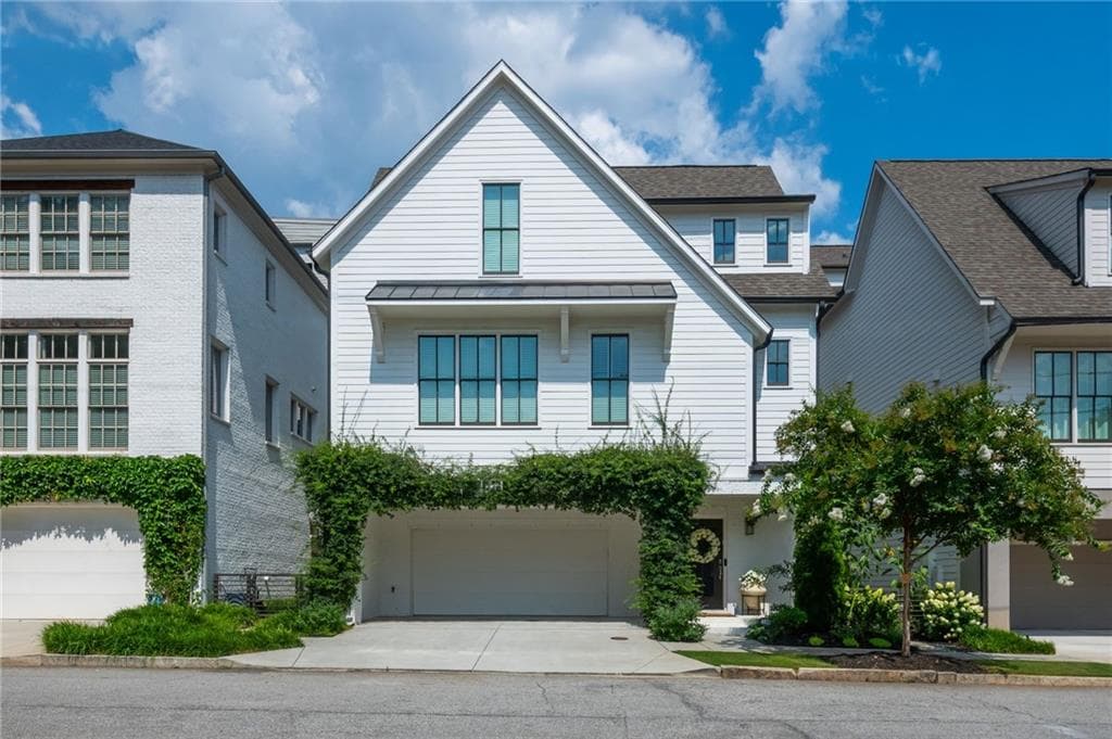 4 bedroom, 5 bathroom, 3,036 sq ft single family residence under contract at 4021 Haverhill Drive, Atlanta, GA 30342