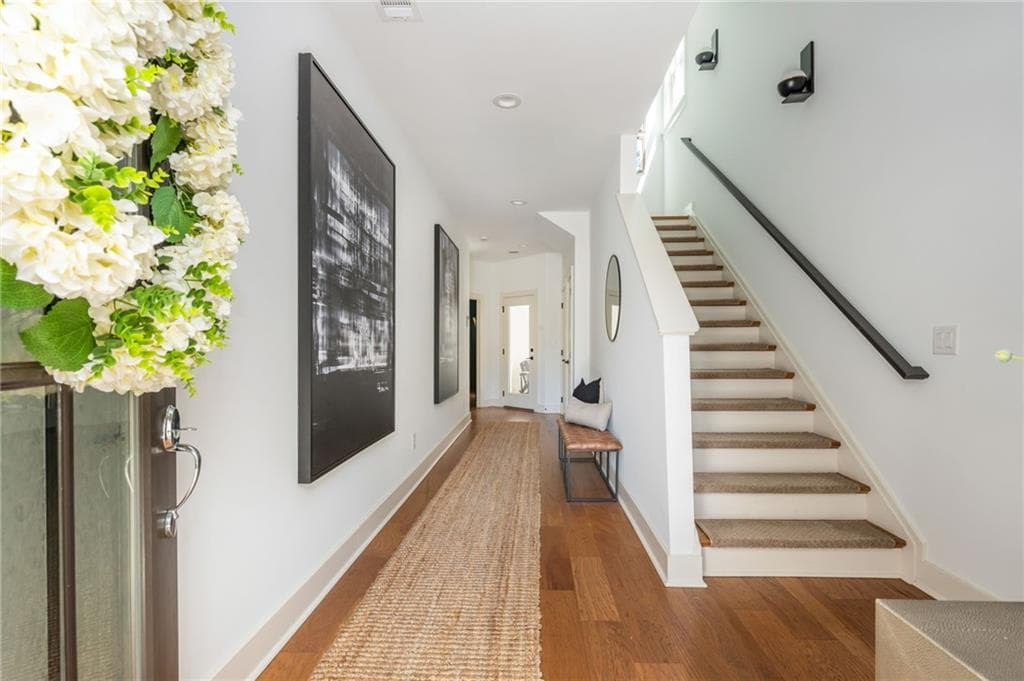 4 bedroom, 5 bathroom, 3,036 sq ft single family residence under contract at 4021 Haverhill Drive, Atlanta, GA 30342 — photo 5