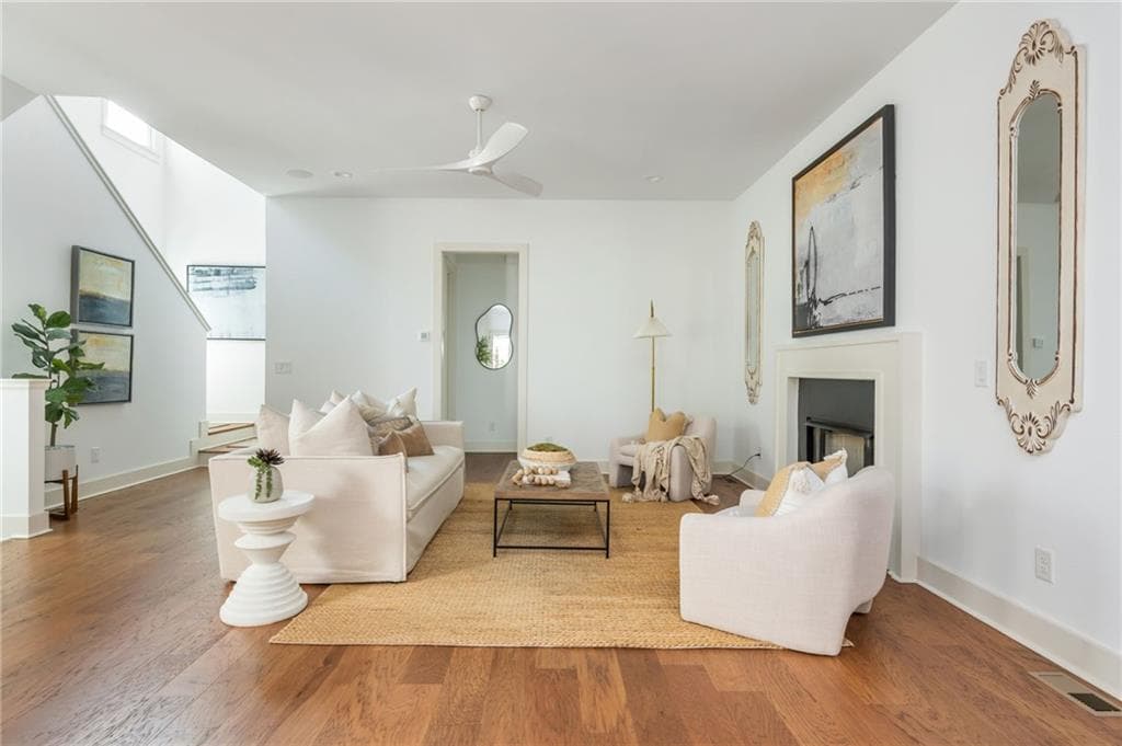 4 bedroom, 5 bathroom, 3,036 sq ft single family residence under contract at 4021 Haverhill Drive, Atlanta, GA 30342 — photo 6