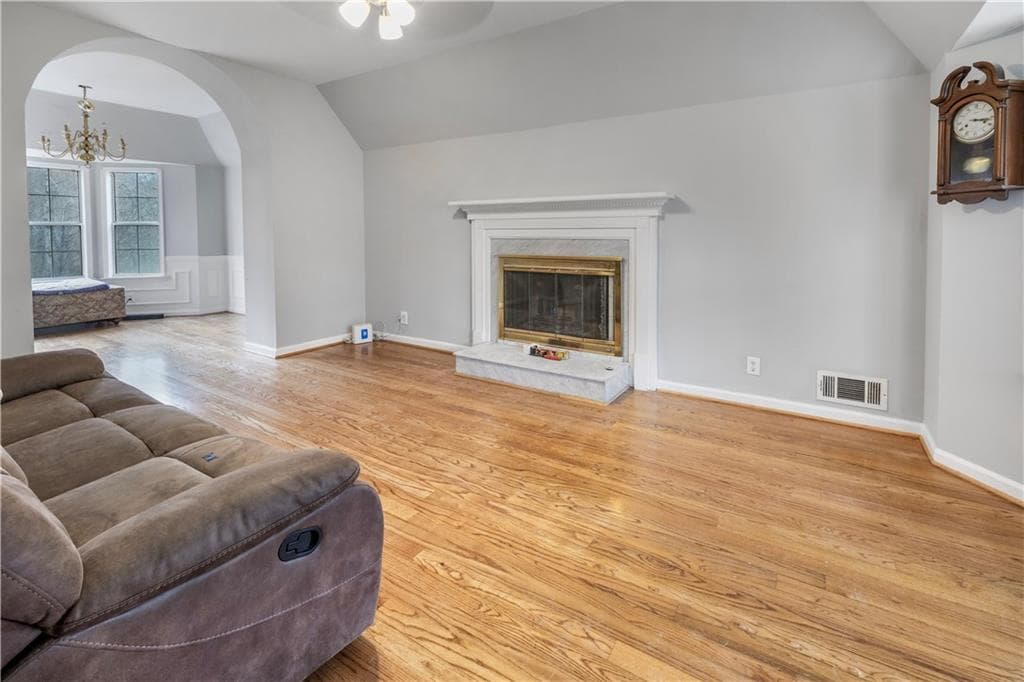 4 bedroom, 4 bathroom, 2,119 sq ft single family residence for sale at 132 Bleeker Street, Lawrenceville, GA 30044 — photo 4