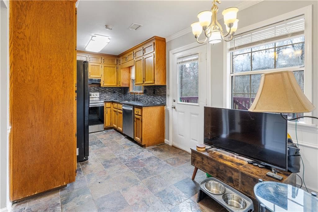 4 bedroom, 4 bathroom, 2,119 sq ft single family residence for sale at 132 Bleeker Street, Lawrenceville, GA 30044 — photo 8