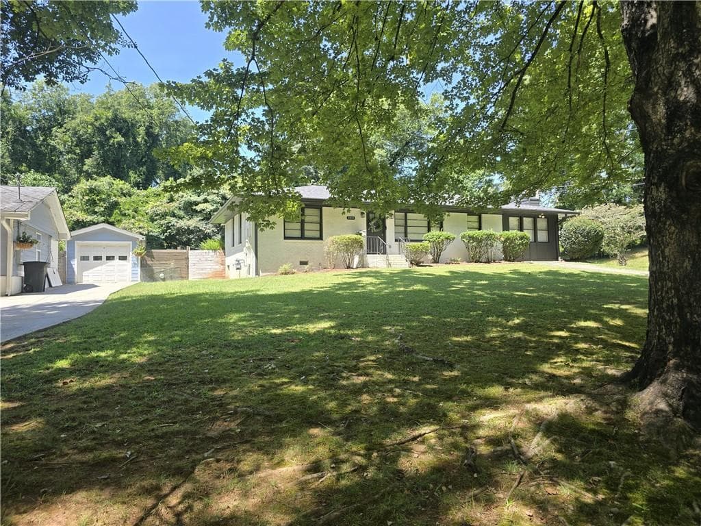 3 bedroom, 2 bathroom, 1,404 sq ft single family residence for rent at 3305 Flowers Drive, College Park, GA 30337 for $2,000 a month — photo 3