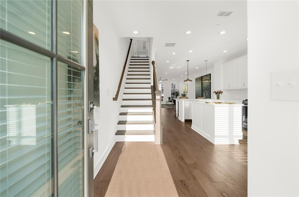3 bedroom, 4 bathroom, 2,100 sq ft townhouse for sale at 223 Downing Dr, Alpharetta, GA 30022 — photo 4