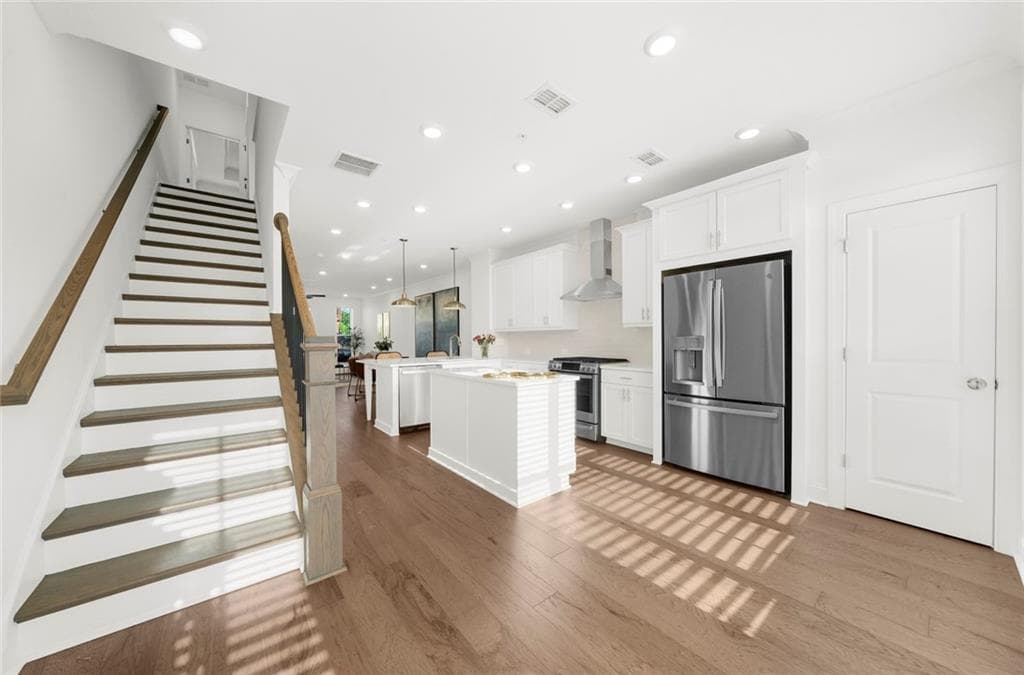 3 bedroom, 4 bathroom, 2,100 sq ft townhouse for sale at 223 Downing Dr, Alpharetta, GA 30022 — photo 5