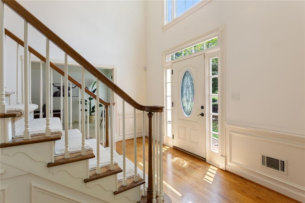 5 bedroom, 4 bathroom, 4,110 sq ft single family residence under contract at 9305 Mackinac Drive, Johns Creek, GA 30022 — photo 5