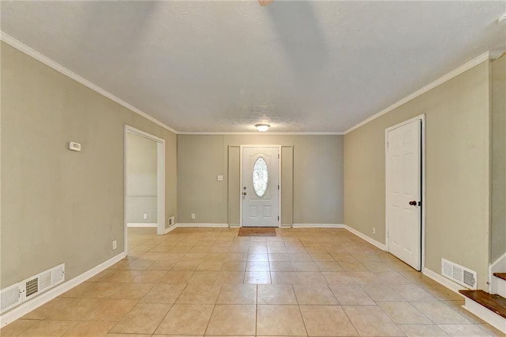 6 bedroom, 3 bathroom, 2,727 sq ft single family residence for sale at 759 Springwood Drive, Lilburn, GA 30047 — photo 7