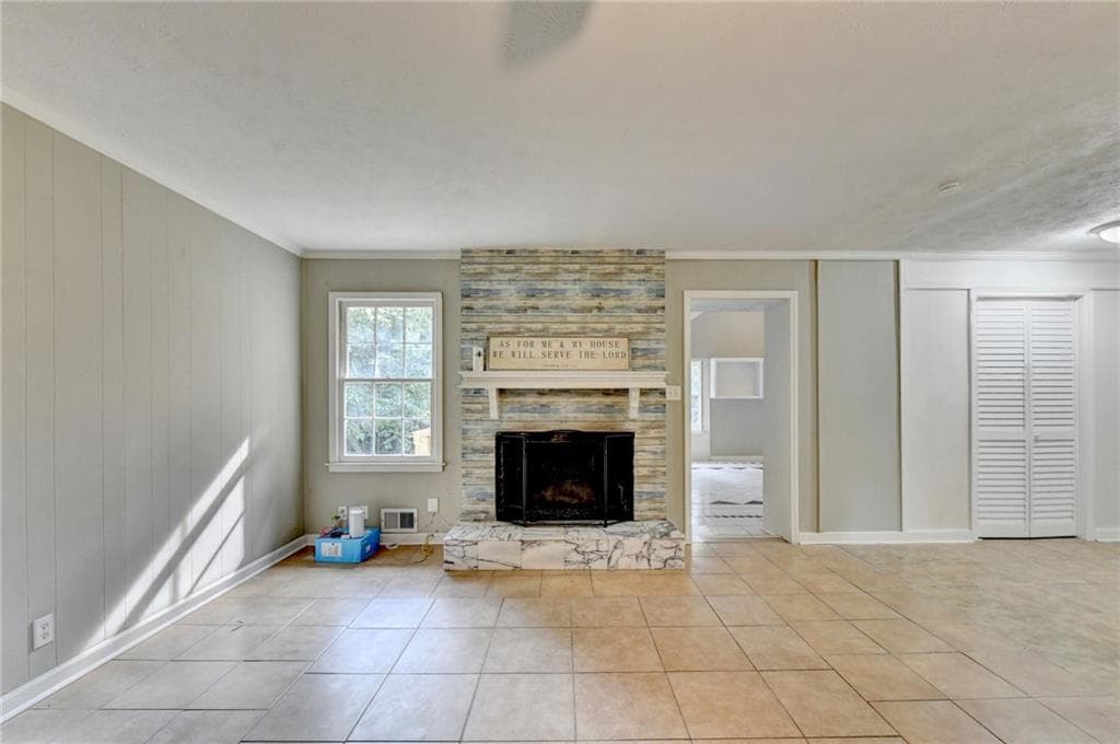 6 bedroom, 3 bathroom, 2,727 sq ft single family residence for sale at 759 Springwood Drive, Lilburn, GA 30047 — photo 8