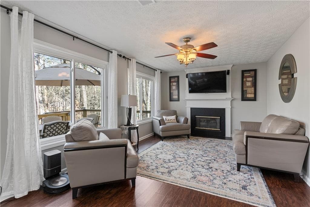 4 bedroom, 4 bathroom, 2,082 sq ft single family residence for sale at 1603 Eagle Drive, Woodstock, GA 30189 — photo 2