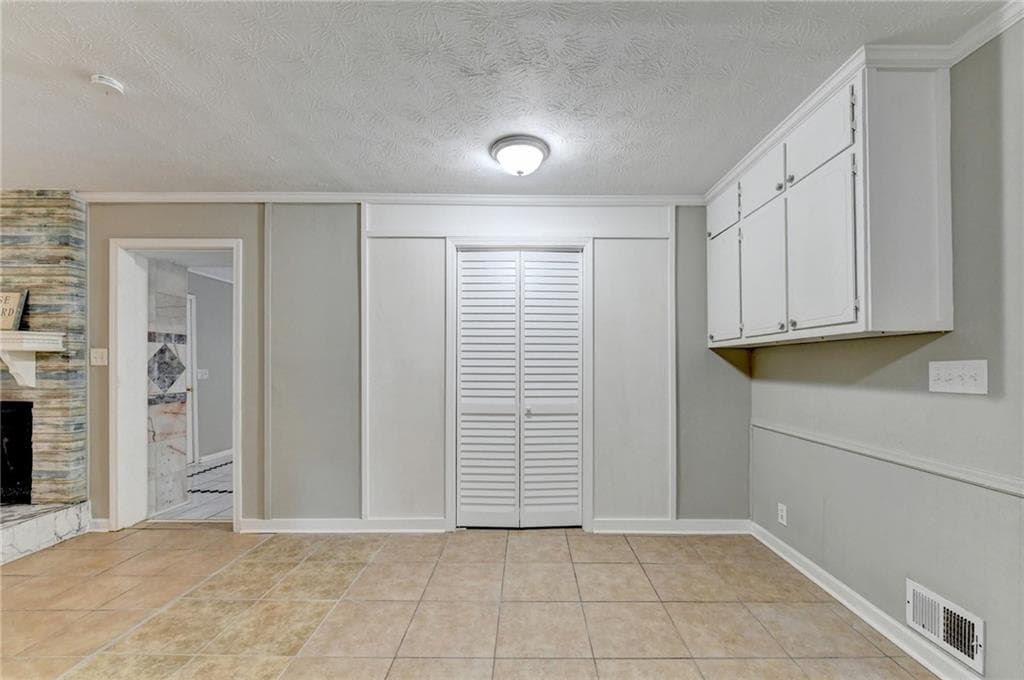 6 bedroom, 3 bathroom, 2,727 sq ft single family residence for sale at 759 Springwood Drive, Lilburn, GA 30047 — photo 10
