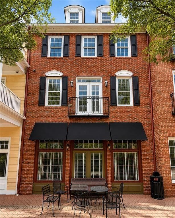 3 bedroom, 3 bathroom, 2,658 sq ft condominium for sale at 1283 W Spring Street, Smyrna, GA 30080
