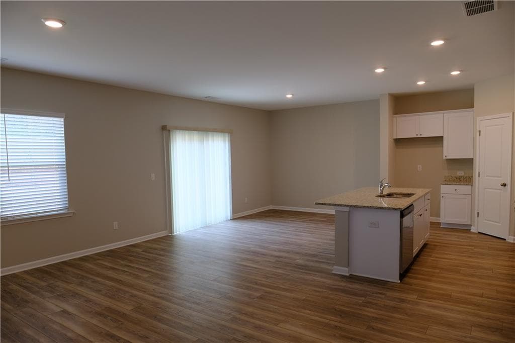 4 bedroom, 3 bathroom, 1,825 sq ft single family residence for rent at 4237 Waxwing Street, Hoschton, GA 30548 for $2,150 a month — photo 2
