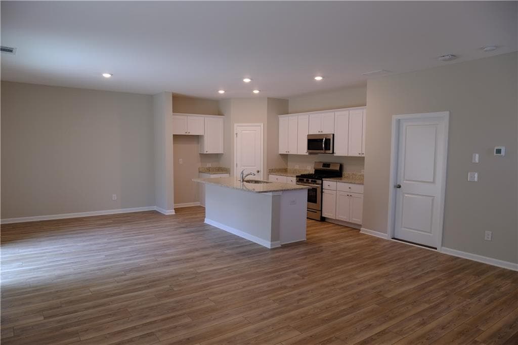 4 bedroom, 3 bathroom, 1,825 sq ft single family residence for rent at 4237 Waxwing Street, Hoschton, GA 30548 for $2,150 a month — photo 3