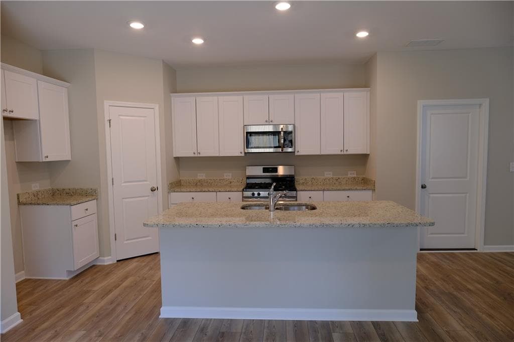4 bedroom, 3 bathroom, 1,825 sq ft single family residence for rent at 4237 Waxwing Street, Hoschton, GA 30548 for $2,150 a month — photo 5