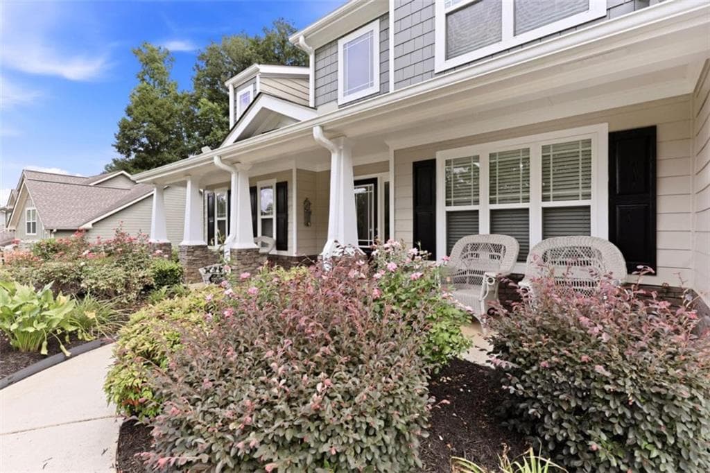 4 bedroom, 3 bathroom, 2,689 sq ft single family residence for sale at 5511 Woodstream Court, Gainesville, GA 30507 — photo 4