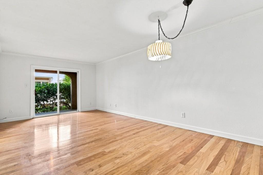 1 bedroom, 1 bathroom, 750 sq ft condominium for sale at 395 Pharr Road 208, Atlanta, GA 30305 — photo 2