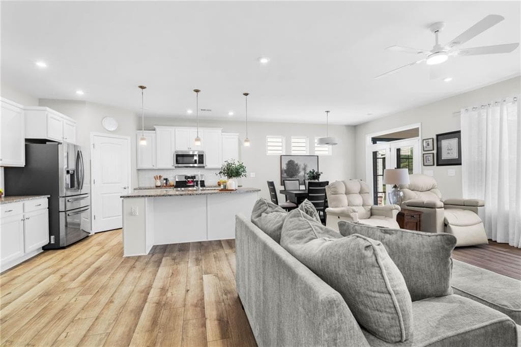 2 bedroom, 2 bathroom, 1,696 sq ft single family residence under contract at 127 Laurel Farms Lane, Dallas, GA 30157 — photo 10