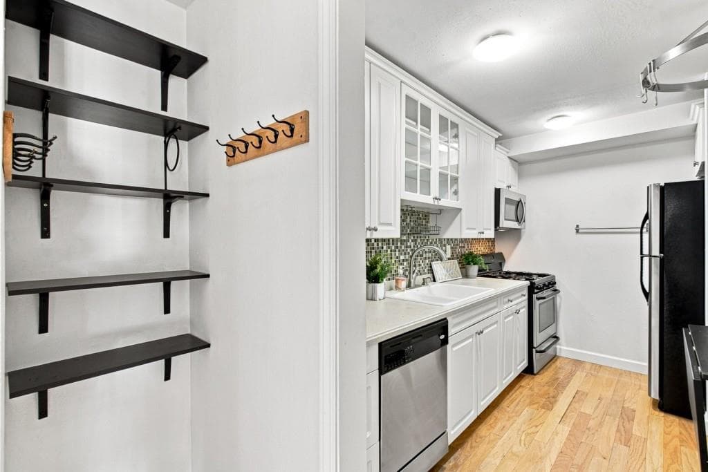 1 bedroom, 1 bathroom, 750 sq ft condominium for sale at 395 Pharr Road 208, Atlanta, GA 30305 — photo 10