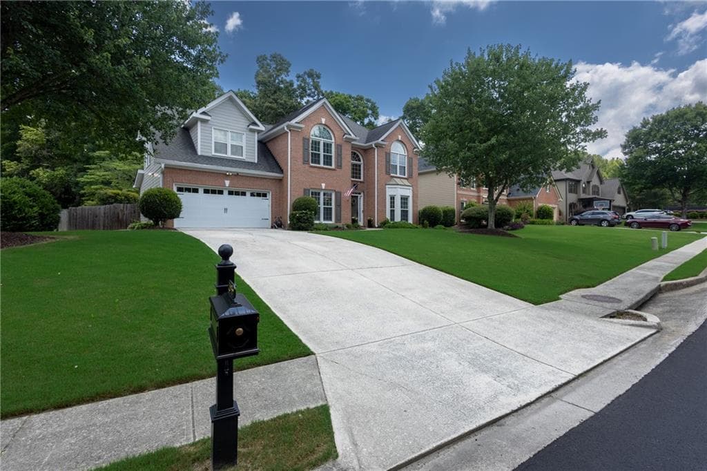 4 bedroom, 3 bathroom, 2,910 sq ft single family residence under contract at 1595 Highland Oaks Way, Lawrenceville, GA 30043 — photo 2