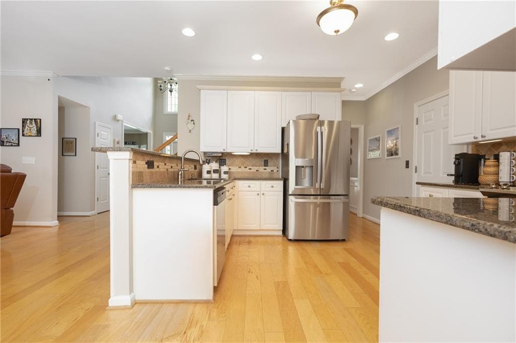 4 bedroom, 3 bathroom, 2,910 sq ft single family residence under contract at 1595 Highland Oaks Way, Lawrenceville, GA 30043 — photo 8