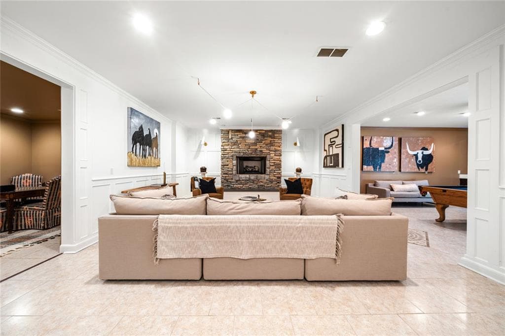 5 bedroom, 5 bathroom, 6,743 sq ft single family residence for rent at 8365 Hurakan Creek Crossing, Cumming, GA 30028 for $6,900 a month — photo 10