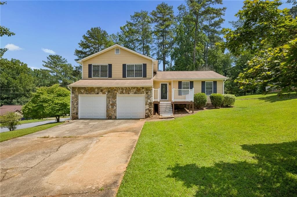 3 bedroom, 2 bathroom, 1,114 sq ft single family residence under contract at 4390 Valley Brook Lane, College Park, GA 30349 — photo 2