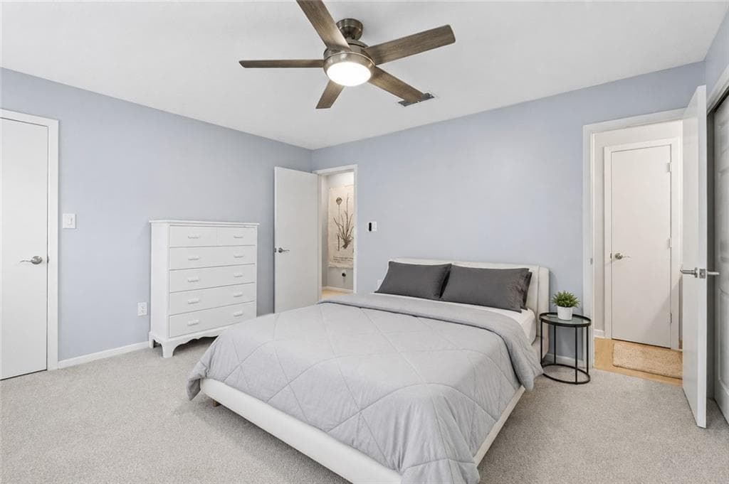 2 bedroom, 3 bathroom, 1,400 sq ft townhouse for sale at 655 Anderson Walk, Marietta, GA 30062 — photo 9