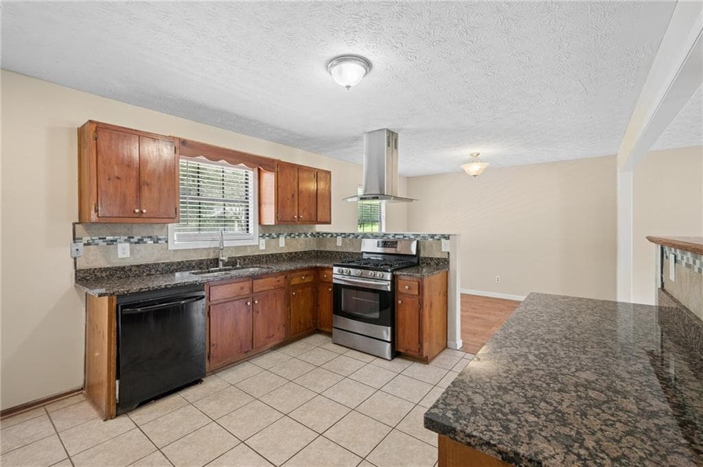 3 bedroom, 2 bathroom, 1,114 sq ft single family residence under contract at 4390 Valley Brook Lane, College Park, GA 30349 — photo 6