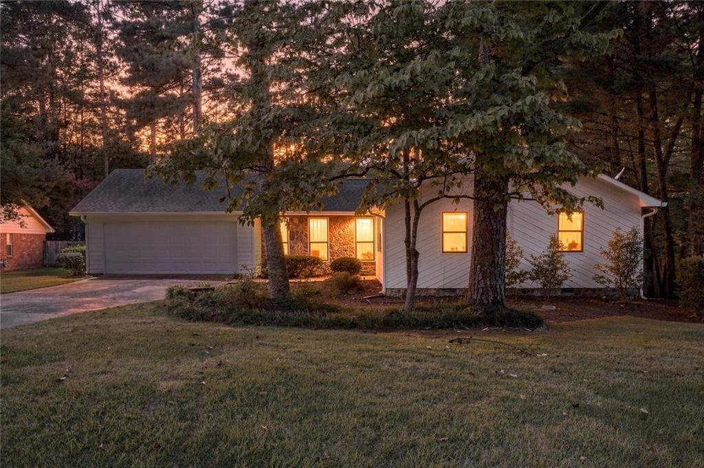 3 bedroom, 3 bathroom, 1,566 sq ft single family residence for sale at 4049 Tutwren Court, Marietta, GA 30066 — photo 2