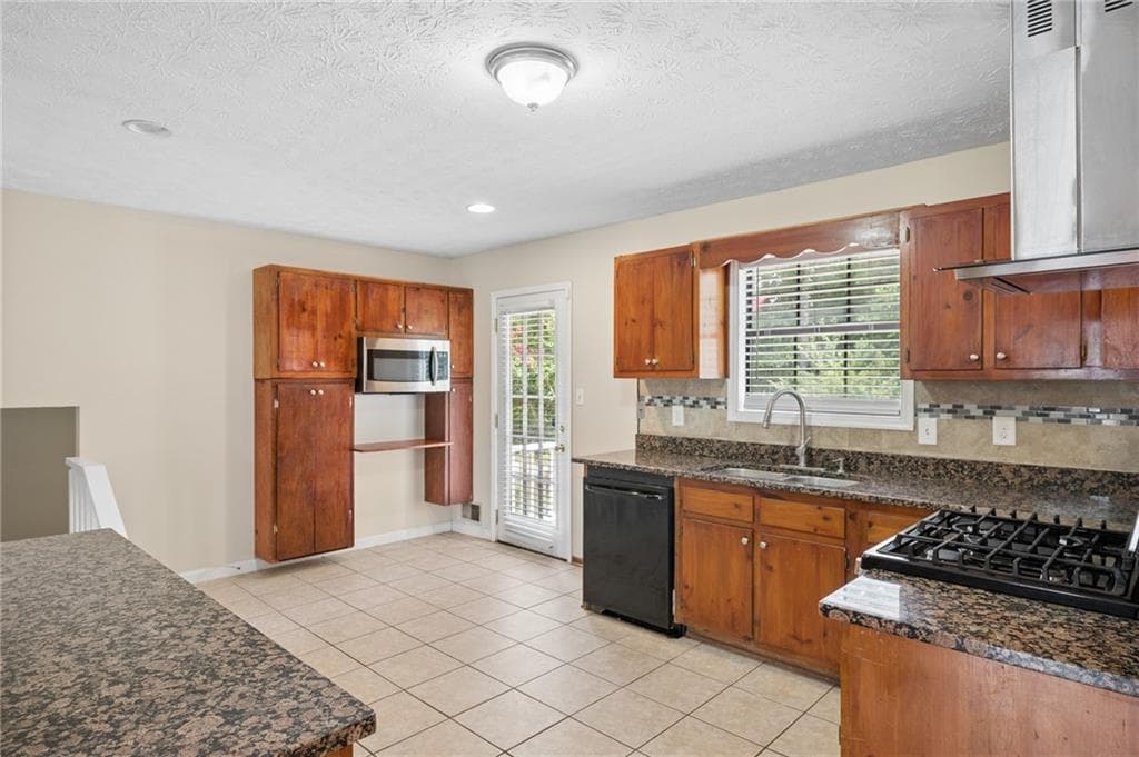 3 bedroom, 2 bathroom, 1,114 sq ft single family residence under contract at 4390 Valley Brook Lane, College Park, GA 30349 — photo 8