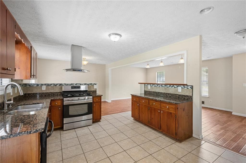 3 bedroom, 2 bathroom, 1,114 sq ft single family residence under contract at 4390 Valley Brook Lane, College Park, GA 30349 — photo 9