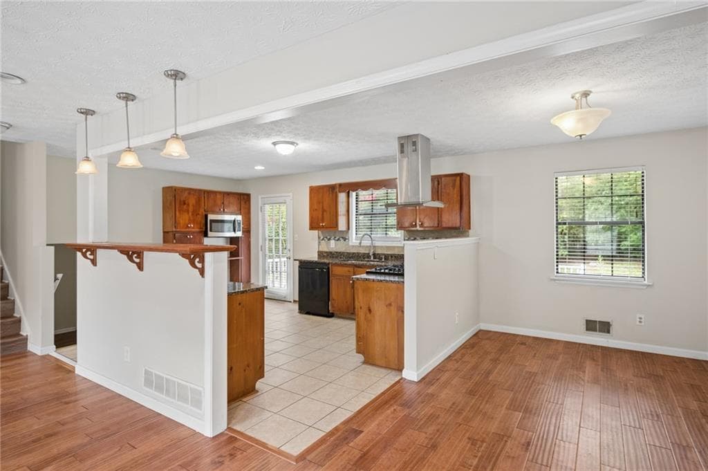 3 bedroom, 2 bathroom, 1,114 sq ft single family residence under contract at 4390 Valley Brook Lane, College Park, GA 30349 — photo 10