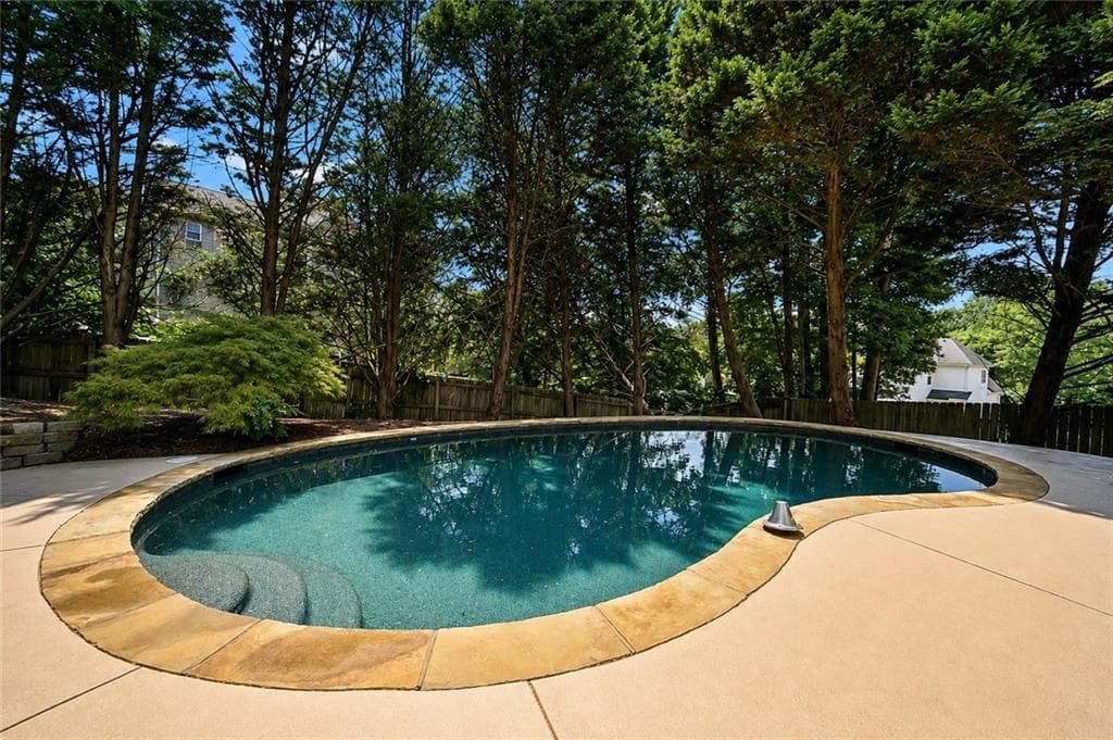 4 bedroom, 3 bathroom, 2,578 sq ft single family residence for sale at 529 Morning Place Way, Suwanee, GA 30024 — photo 2