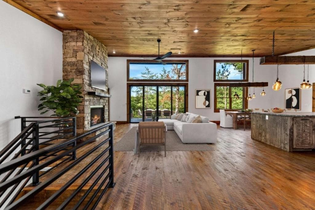 3 bedroom, 4 bathroom, 2,688 sq ft single family residence for sale at 65 Wolf Creek Heights, Mineral Bluff, GA 30559 — photo 7