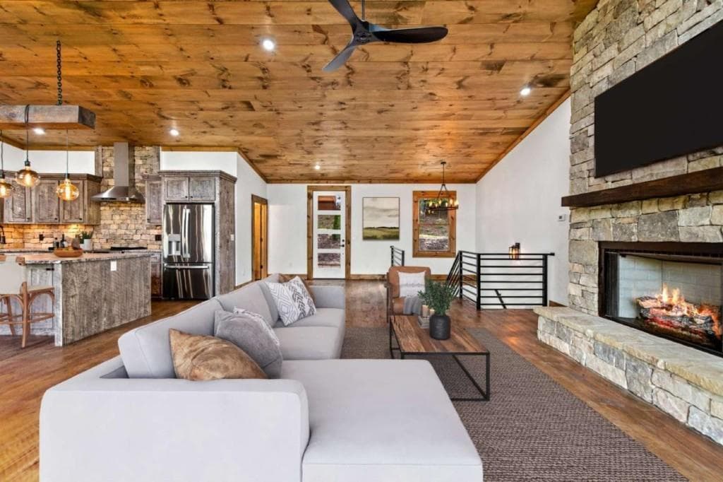 3 bedroom, 4 bathroom, 2,688 sq ft single family residence for sale at 65 Wolf Creek Heights, Mineral Bluff, GA 30559 — photo 8