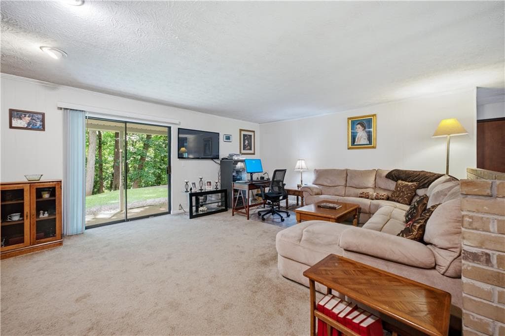 4 bedroom, 2 bathroom, 2,598 sq ft single family residence under contract at 3462 Summie Drive, Lilburn, GA 30047 — photo 8