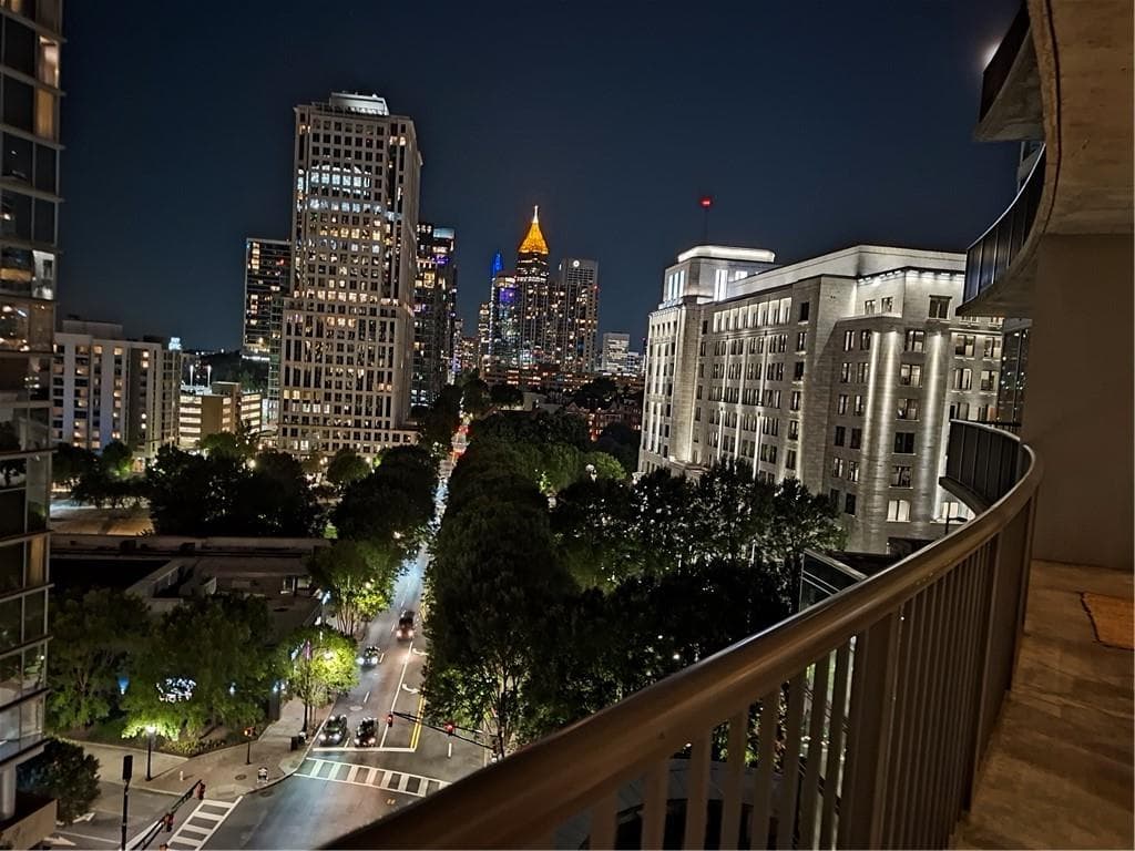 2 bedroom, 2 bathroom, 1,398 sq ft condominium for sale at 1080 Peachtree Street 1009, Atlanta, GA 30309 — photo 3
